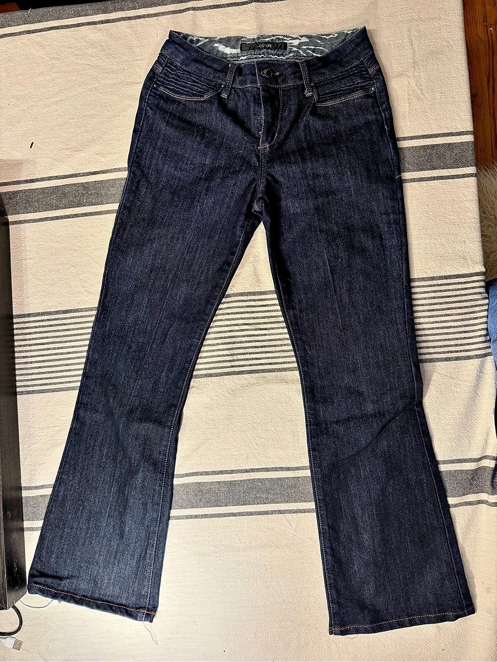 Joe's Jeans Fit N Five Boot Cut Jeans in Blue Waist 24